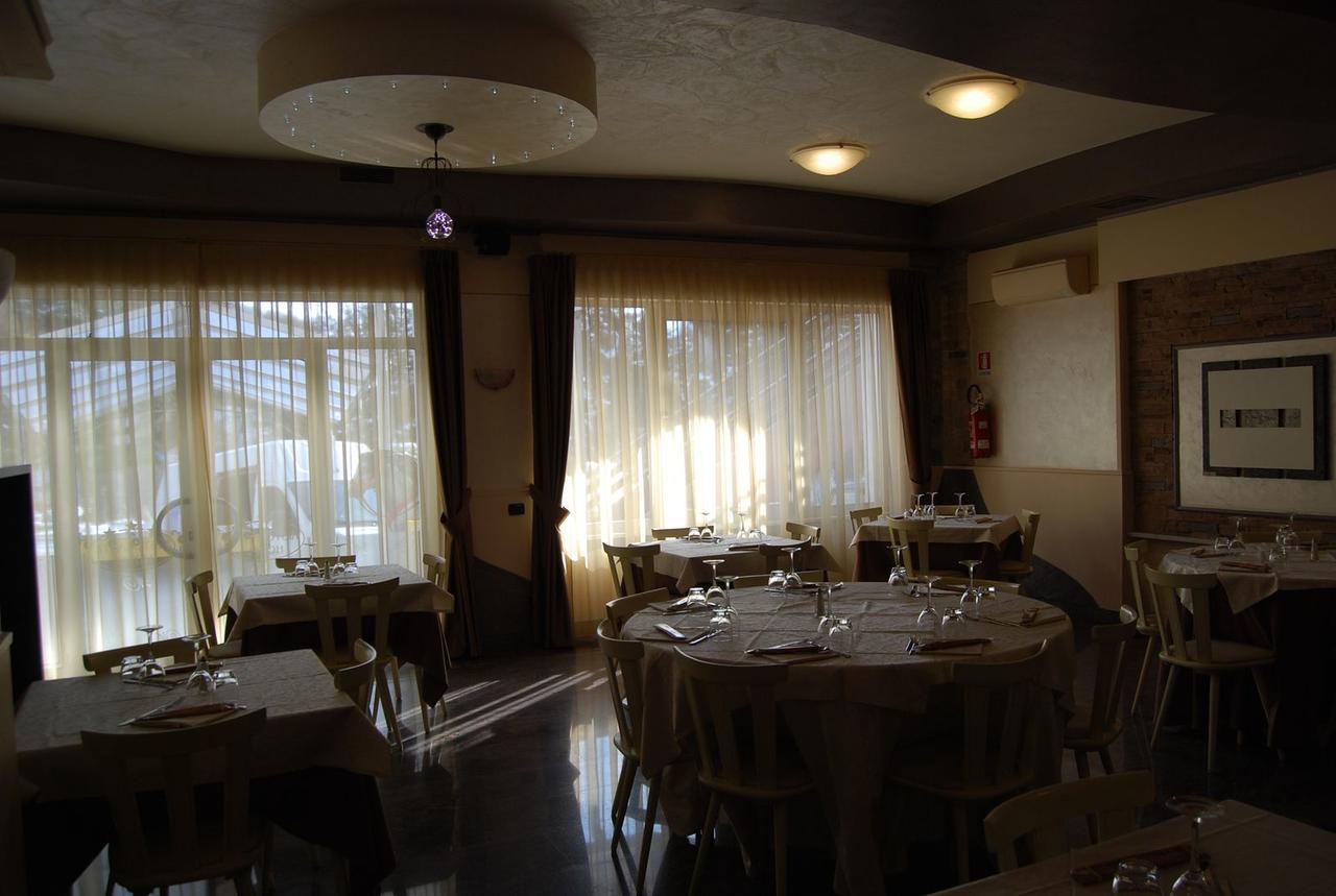 Hotel Iscla Edolo Esterno foto