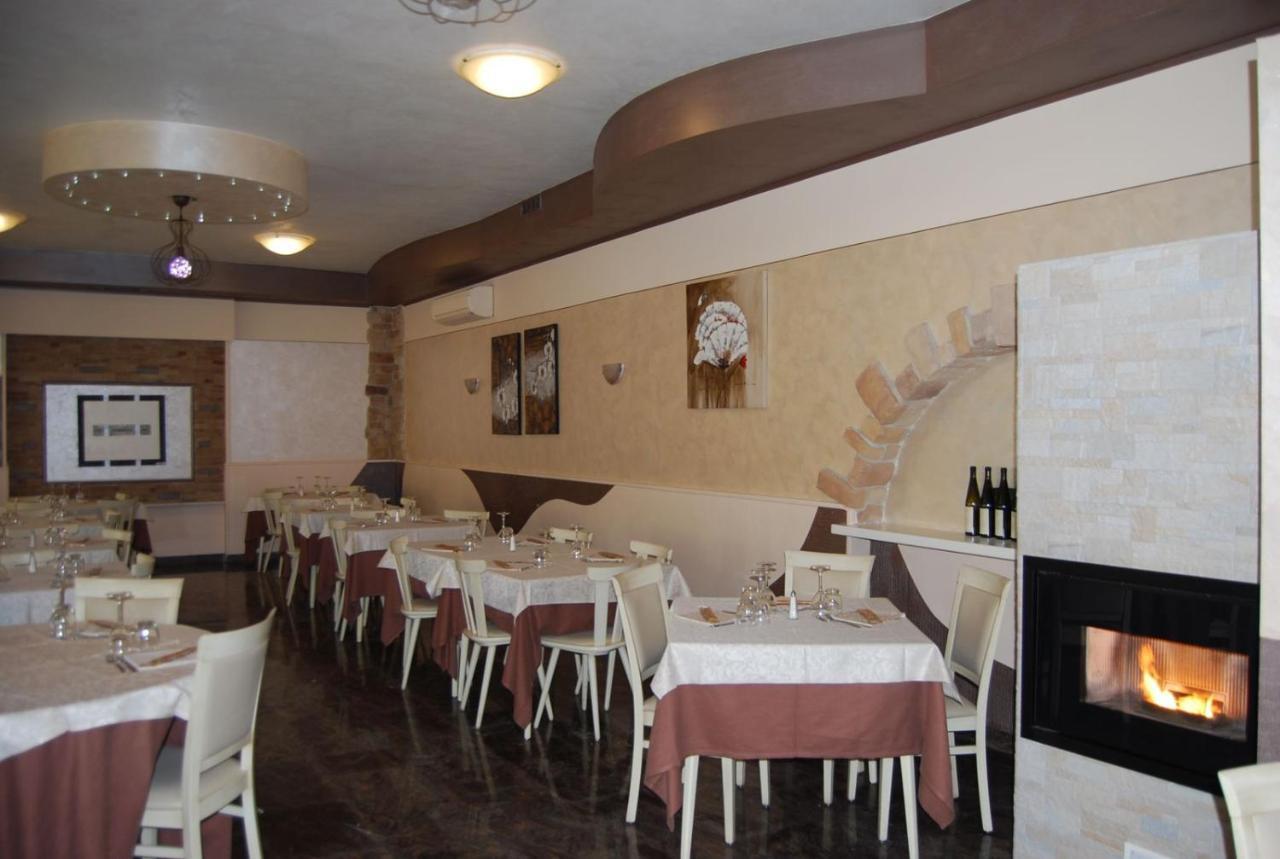 Hotel Iscla Edolo Esterno foto