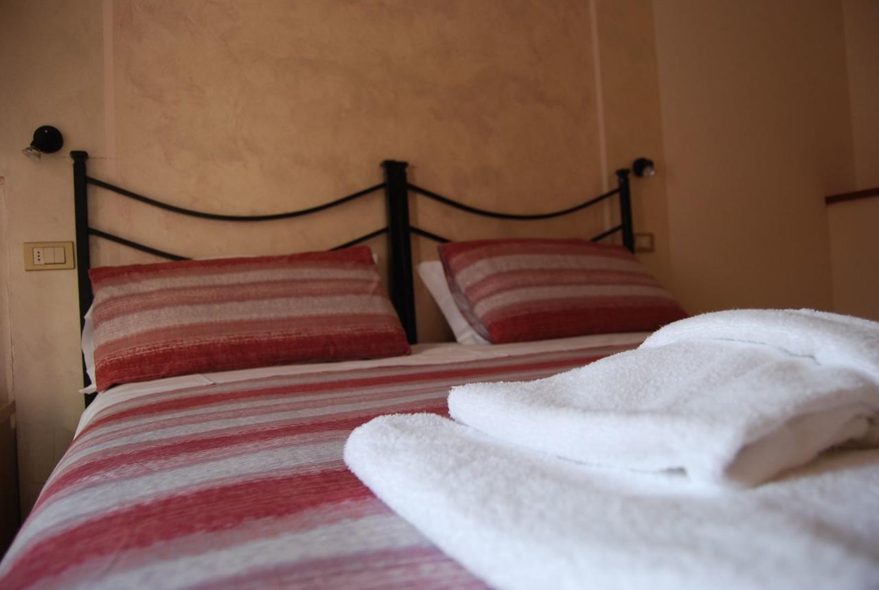 Hotel Iscla Edolo Esterno foto
