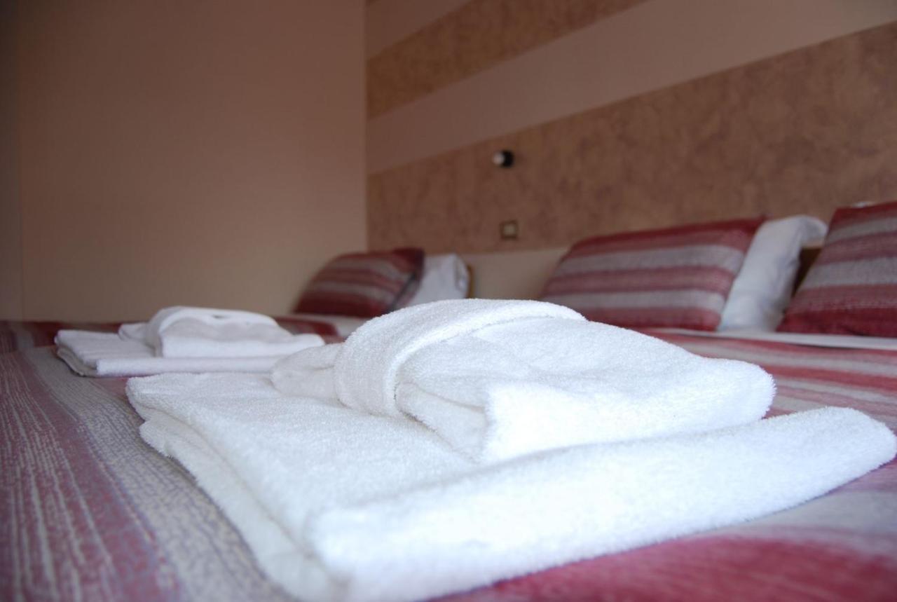 Hotel Iscla Edolo Esterno foto